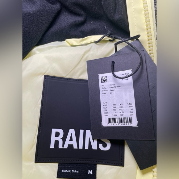 Rains Loop Vest Yellow Size M NWT | Padded High Collar, Waterproof, Rare Color - Picture 5 of 5